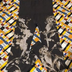 Art Deco M. Rena leggings barely worn